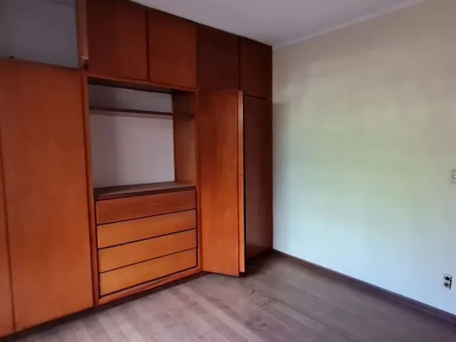 Imagem 7: Casa com 3 quartos piso taboa corrida, suite, garagem, cômodo de comercio na esquina