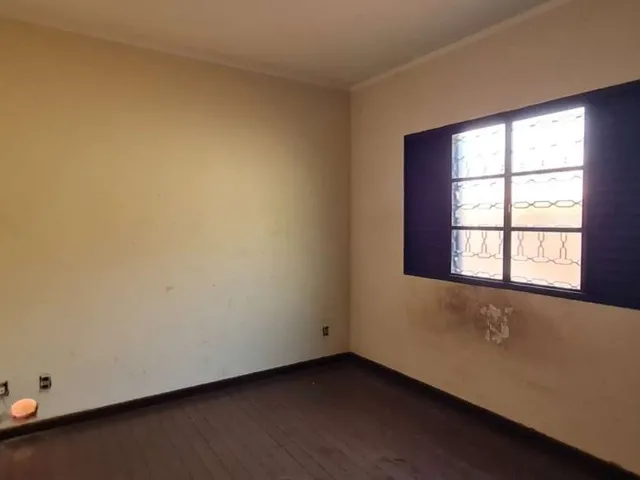 Imagem 16: Casa com 3 quartos piso taboa corrida, suite, garagem, cômodo de comercio na esquina