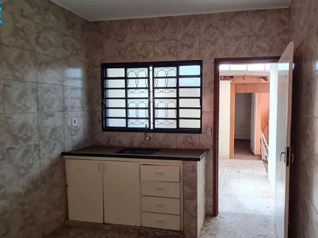 Imagem 8: Casa com 3 quartos piso taboa corrida, suite, garagem, cômodo de comercio na esquina