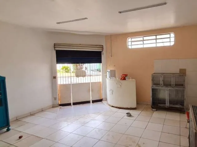 Imagem 6: Casa com 3 quartos piso taboa corrida, suite, garagem, cômodo de comercio na esquina