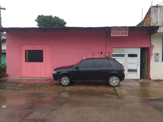 Imagem: A casa possui 4 Dormitórios, 2 Banheiros, 1 Vaga na