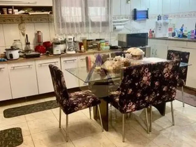 Imagem 2: Excelente Casa com 04 Quartos na Glória
