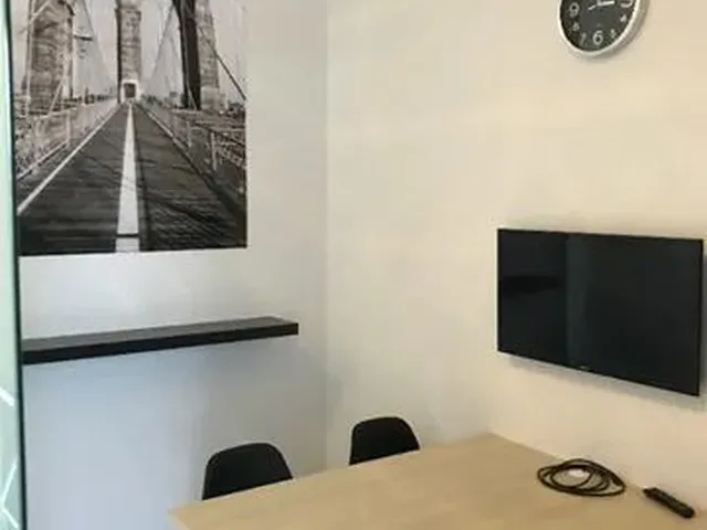 Imagem 7: Apartamento Completo no Carianos com Água, Luz, Internet e Condomínio Já Inclusos No
