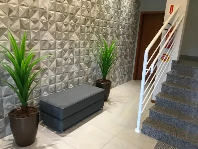 Imagem 2: Apartamento Completo no Carianos com Água, Luz, Internet e Condomínio Já Inclusos No