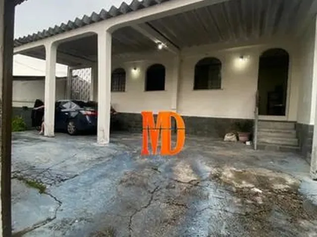 Imagem 1: Casa de 2 Pisos com 5 Quartos Sendo 1/ Prox a Ufam