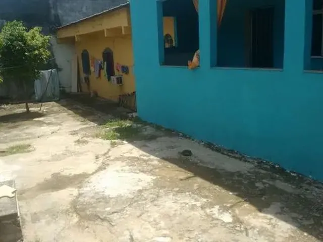 Imagem: A casa possui 2 Dormitórios, 2 Banheiros, 2 Vagas na