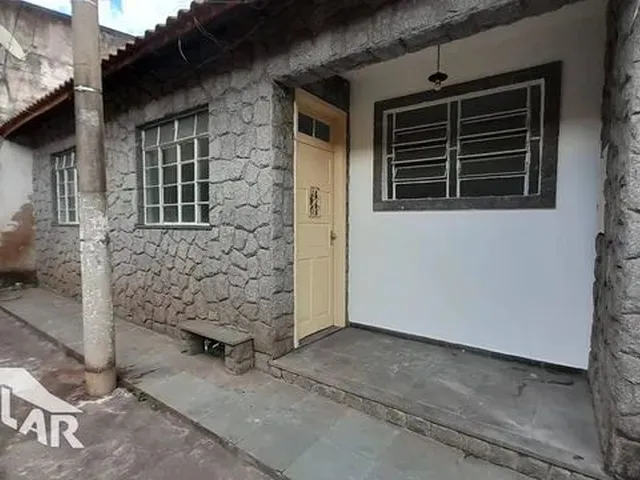 Imagem 1: Casa com 2 Dormitórios para Alugar, 90 M² por R$ 1.100,00/Mês - Centro - Volta