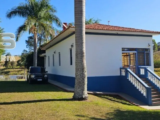 Imagem 2: Excelente sítio com 96.800 m² , muita área verde Casa com 4 dormitórios 03 Banheiros