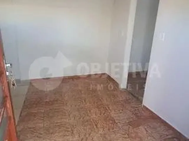 Imagem: Casa para Aluguel, 2 Quartos, 1 Vaga, Cazeca