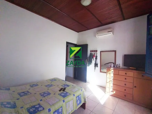 Imagem 11: Casa linear, a poucos passos da praia, com piscina, 03 quartos, em terreno com 364m², no