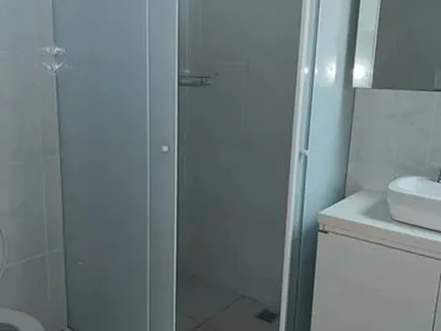 Imagem: Alugo Suíte na Brava