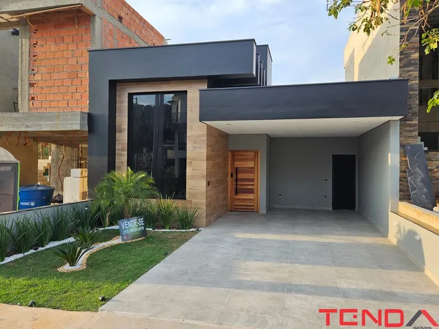 Imagem: A casa possui 3 Dormitórios, 1 Suíte, 1 Banheiro, 3 Vagas