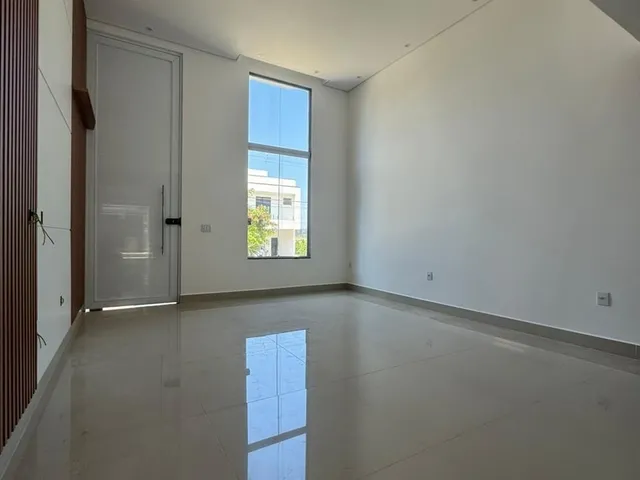 Imagem: A casa em condomínio possui 3 Dormitórios, 2 Suítes, 3