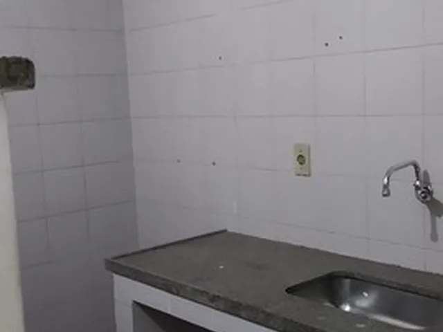 Imagem 2: Aluga-Se Kitnet no Centro/ Sala, Quarto, Próx Casa &Amp;Amp; Vídeo