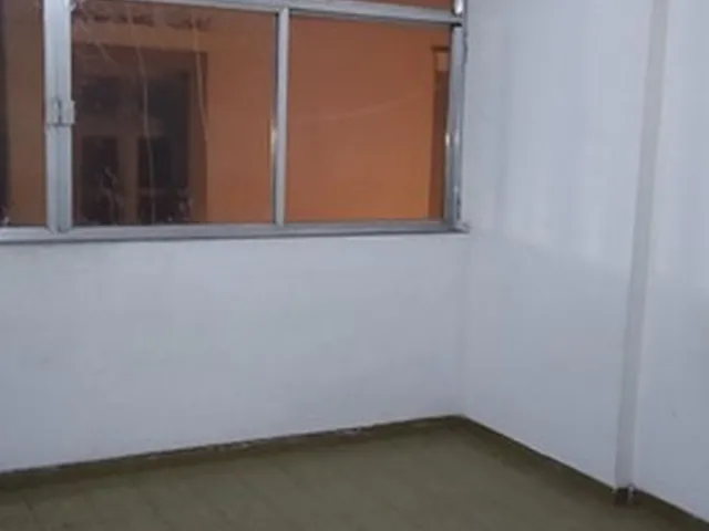 Imagem 4: Aluga-Se Kitnet no Centro/ Sala, Quarto, Próx Casa &Amp;Amp; Vídeo