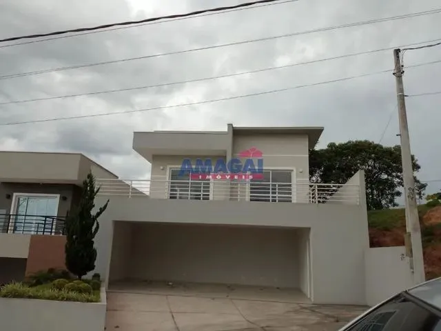 Imagem: A casa em condomínio possui 3 Dormitórios, 1 Suíte, 2