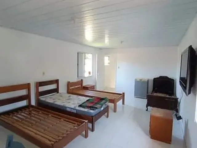 Imagem: Alugo Quarto Grande com Banheiro Individual
