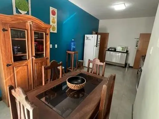 Imagem: A casa em condomínio possui 2 Dormitórios, 1 Suíte, 3