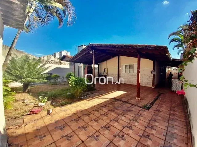 Imagem: Casa com 4 Dormitórios À Venda, 220 M²