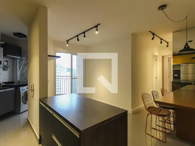 Imagem: O apartamento possui 2 Dormitórios, 1 Suíte, 2 Banheiros,