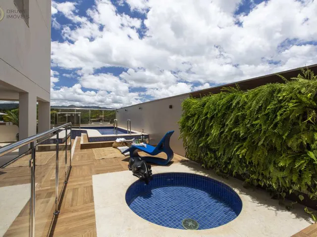 Imagem: O apartamento possui 2 Dormitórios, 1 Suíte, 2 Banheiros,