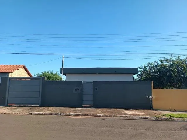 Imagem 1: Vendo Casa no Centro de Rio Verde 3 Quartos, Sendo Uma Suíte, Churrasqueira