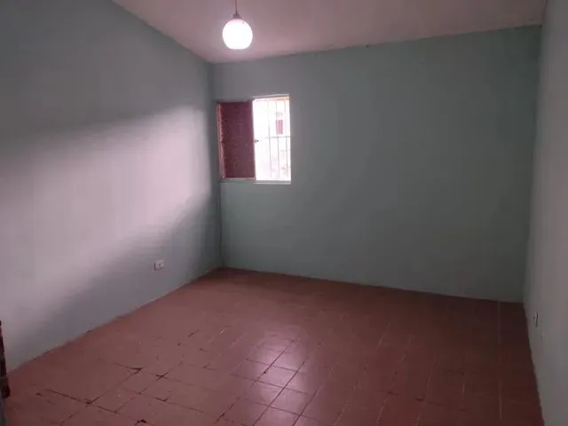 Imagem: O apartamento possui 2 Dormitórios, 1 Banheiro e está