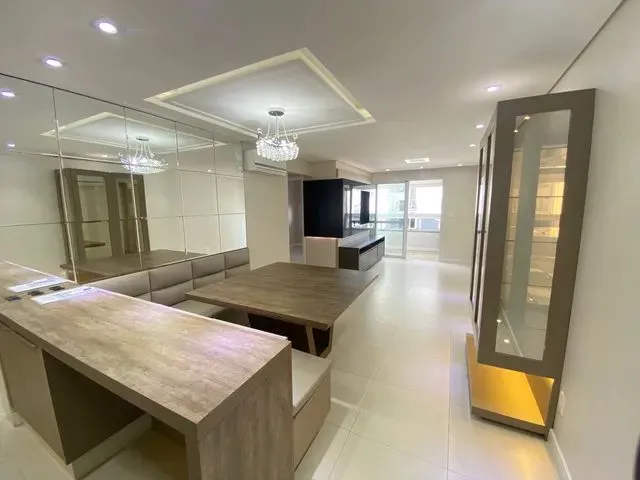 Imagem: O apartamento possui 2 Dormitórios, 1 Suíte, 2 Banheiros,