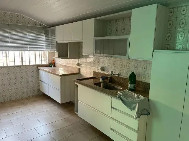 Imagem 9: Casa em Rua Movimentada com Vista para a Ponte Estaiada (Curitiba-Pr