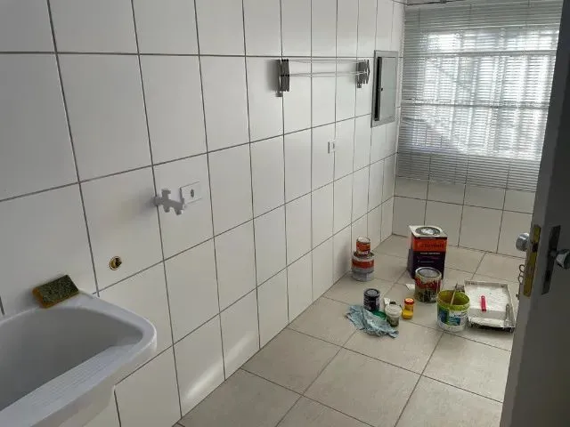 Imagem 10: Casa em Rua Movimentada com Vista para a Ponte Estaiada (Curitiba-Pr