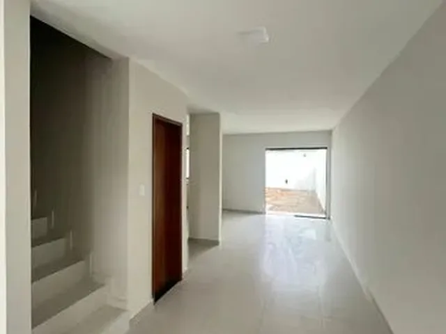 Imagem 2: Casa Duplex de 03 Quartos com Suíte no Bairro do Sim