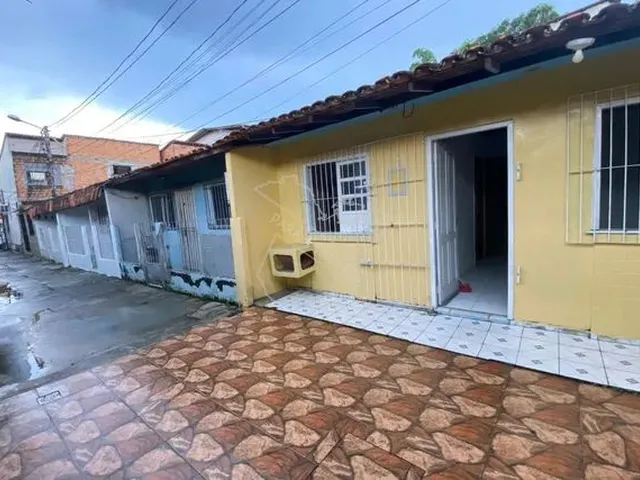 Imagem: Vendo Casa com 02 Quartos, Quintal, Garagem
