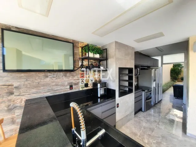 Imagem 5: Casa de Luxo em Condomínio com 4 Quartos e 3 Suítes em Várzea das Moças, Niterói-Rj