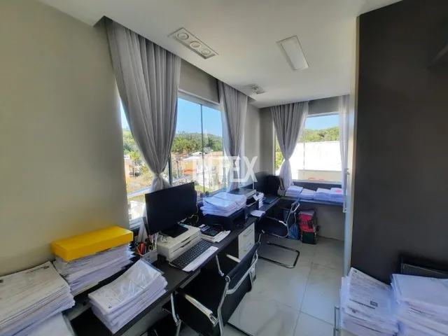 Imagem 7: Casa de Luxo em Condomínio com 4 Quartos e 3 Suítes em Várzea das Moças, Niterói-Rj