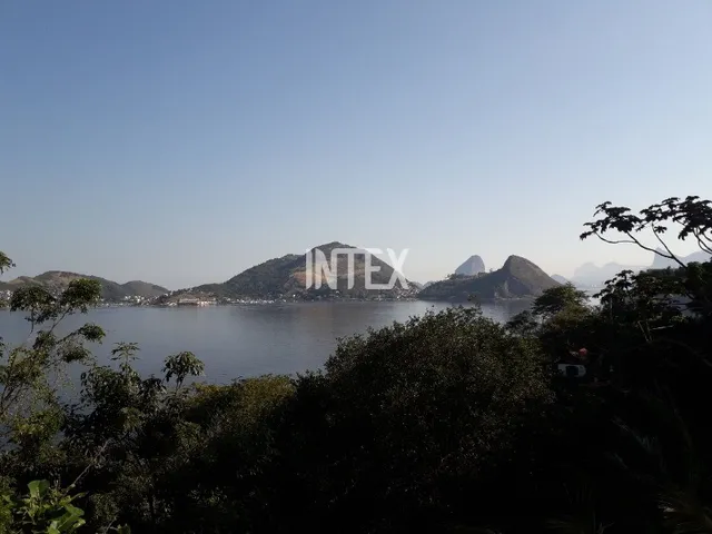 Imagem: A casa possui 6 Dormitórios, 4 Suítes, 8 Banheiros, 4