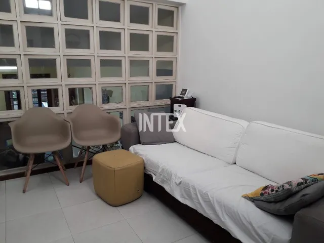 Imagem 9: Casa de Luxo à Venda em São Francisco, Niterói - 6 Quartos, 4 Suítes, 3 Salas, 8