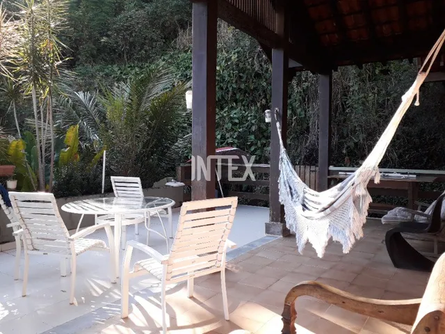 Imagem 6: Casa de Luxo à Venda em São Francisco, Niterói - 6 Quartos, 4 Suítes, 3 Salas, 8