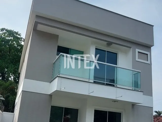 Imagem 1: Imperdível Casa de 4 Quartos na Serra Grande, Niterói-RJ: 2 Suítes, Sala Ampliada, 3