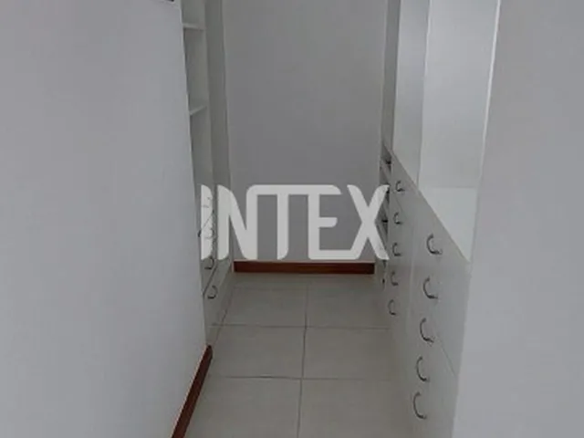 Imagem 5: Imperdível Casa de 4 Quartos na Serra Grande, Niterói-RJ: 2 Suítes, Sala Ampliada, 3