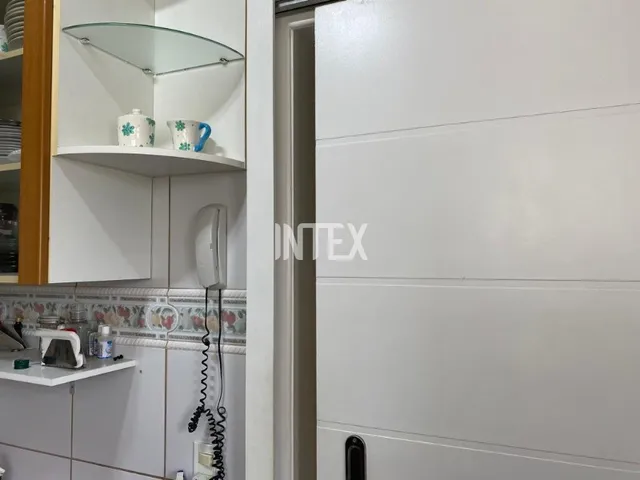 Imagem 2: Apto 2 quartos, c/ armários modulados , 1 suíte, dependência completa, vista livre