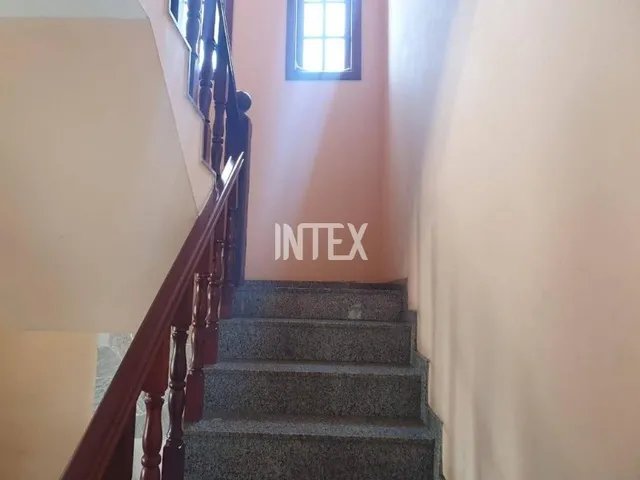 Imagem 4: Casa de luxo à venda em Piratininga, Niterói-RJ, com 5 quartos, 3 suítes e 6 vagas de