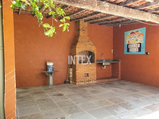 Imagem 2: Casa de luxo à venda em Piratininga, Niterói-RJ, com 5 quartos, 3 suítes e 6 vagas de