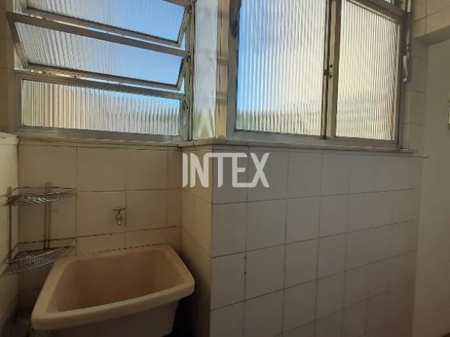 Imagem 2: Vazio! Apartamento à venda em Niterói-RJ, Santa Rosa: 2 quartos, 1 sala, 2 banheiros