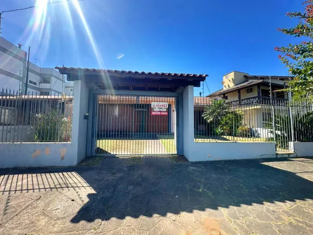 Imagem: CASA À VENDA - NO CENTRO DA CIDADE