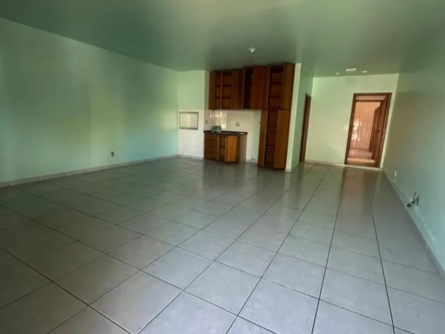 Imagem 2: CASA À VENDA - NO CENTRO DA CIDADE