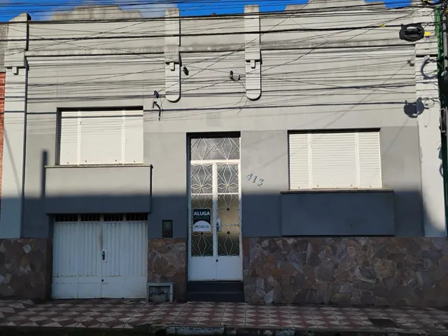 Imagem 1: Casa com 4 Dormitorio(s) localizado(a) no bairro Centro em Bagé / Rio Grande do Sul