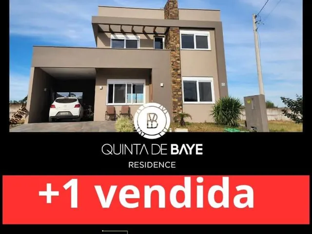 Imagem: A casa possui 3 Dormitórios, 1 Suíte, 2 Banheiros, 2
