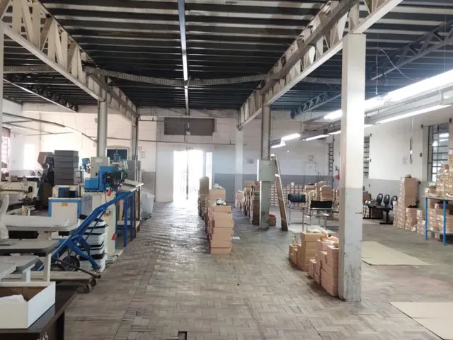 Imagem 13: PRÉDIO INDUSTRIAL COM TERRENO DE ESTACIONAMENTO - CENTENÁRIO