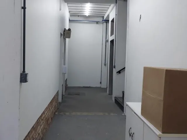 Imagem 4: PRÉDIO INDUSTRIAL COM TERRENO DE ESTACIONAMENTO - CENTENÁRIO