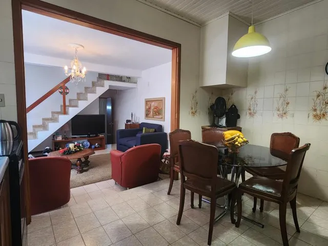 Imagem 3: Sobrado central Casa com 2 dormitórios